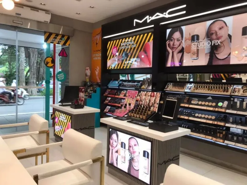 Store quảng b&aacute; v&agrave; kinh doanh son MAC ch&iacute;nh h&atilde;ng