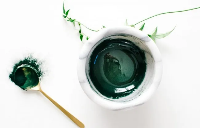 C&aacute;ch sử dụng tảo xoắn để l&agrave;m đẹp da- mặt nạ tảo xoắn cho da mất nước