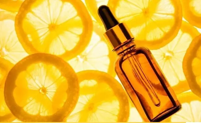 N&ecirc;n chọn serum vitamin C n&agrave;o tốt