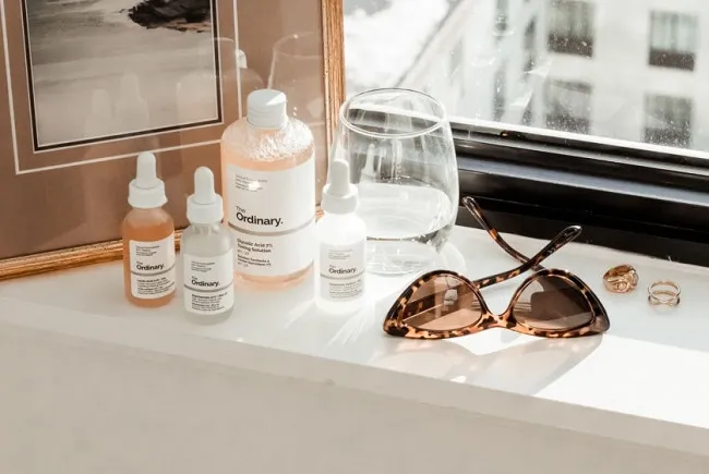 Tại sao c&aacute;c sản phẩm của The Ordinary lại rẻ