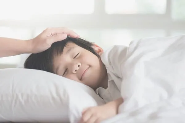 Trong khi d&ugrave;ng Bio Island Lysine n&ecirc;n cho b&eacute; ngủ sớm trước 23 giờ 