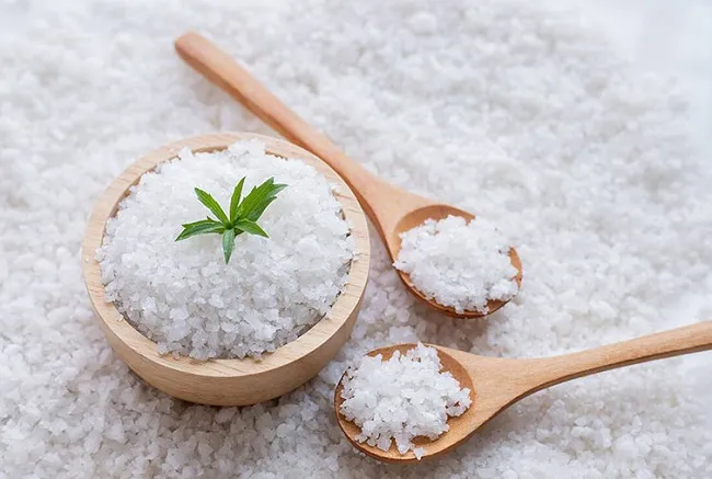C&aacute;ch l&agrave;m trắng răng bằng muối