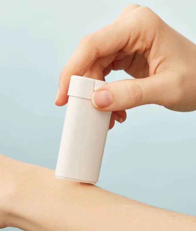 C&aacute;ch d&ugrave;ng kem chống nắng dạng thỏi