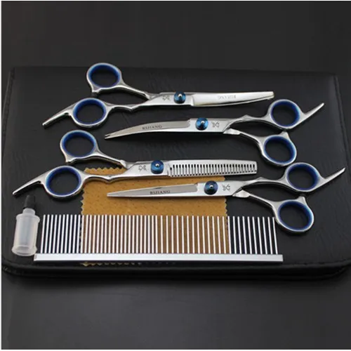 Dụng cụ k&eacute;o chuy&ecirc;n dụng cần chuẩn bị để cắt tỉa l&ocirc;ng ch&oacute; Poodle đẹp