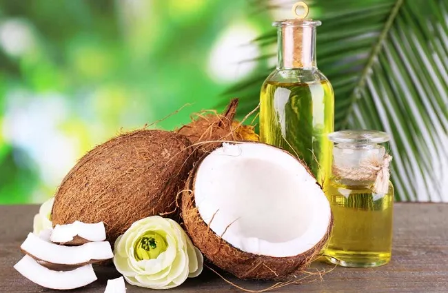 Phương ph&aacute;p k&eacute;o dầu gi&uacute;p l&agrave;m trắng răng