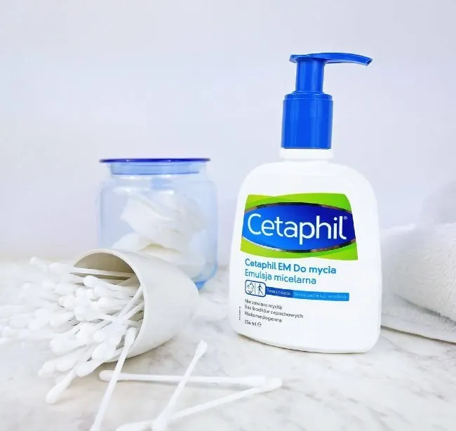 Sữa rửa mặt duy tr&igrave; độ ẩm Cetaphil