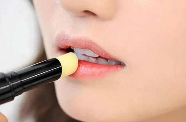 Son dưỡng cho bạn đ&ocirc;i m&ocirc;i căng mọng, mềm mại hơn 
