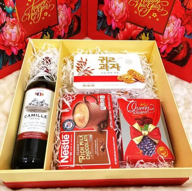 Hộp qu&agrave; Tết cho nh&acirc;n vi&ecirc;n