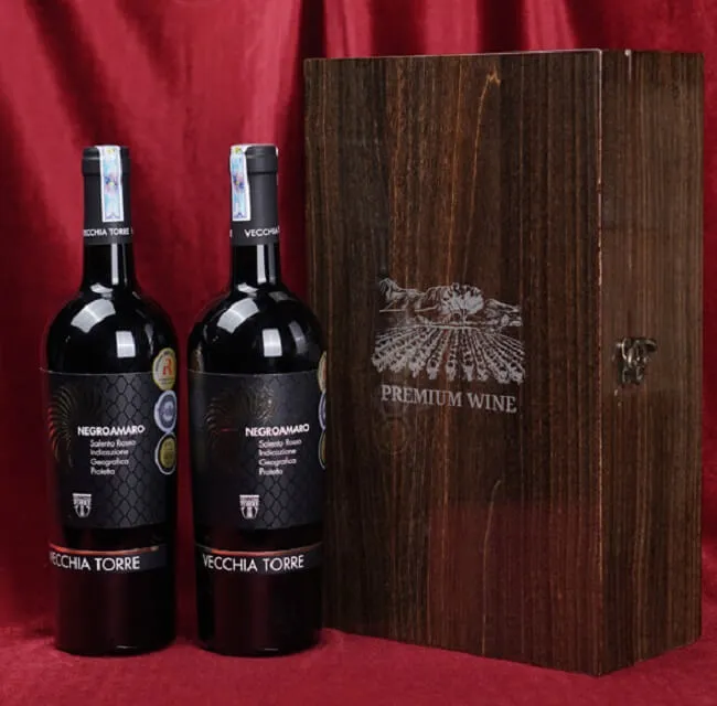Hộp rượu vang 2 chai Vecchia Torre Negroamaro