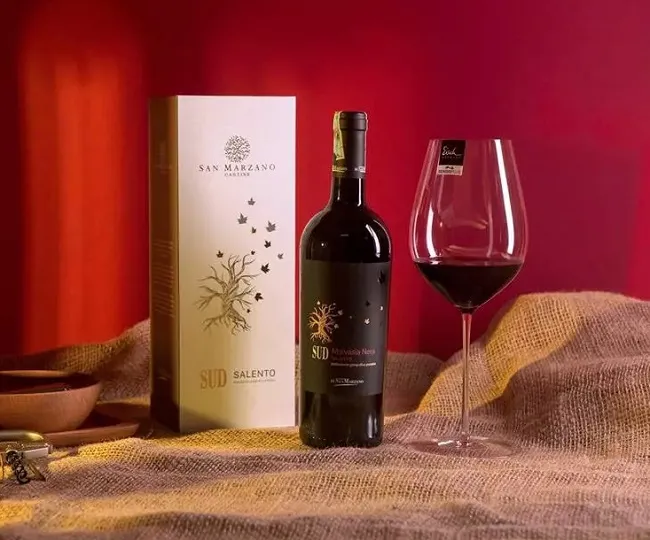Rượu bia tặng nh&acirc;n vi&ecirc;n