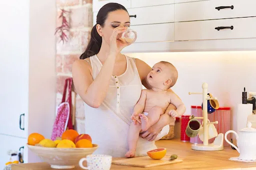 Phụ nữ đang cho con b&uacute; c&oacute; uống được Collagen kh&ocirc;ng?