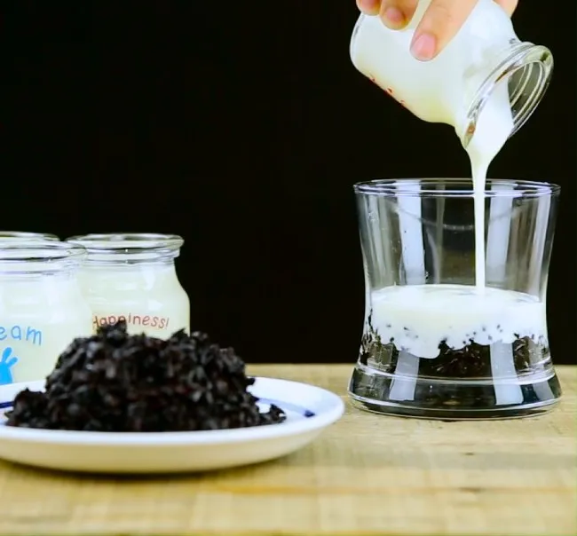 Sữa chua nếp cẩm