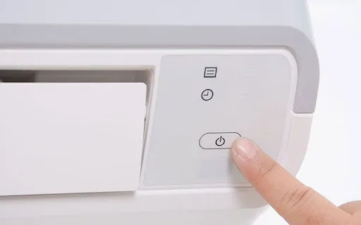 Bật điều h&ograve;a Casper trực tiếp tr&ecirc;n d&agrave;n lạnh điều h&ograve;a