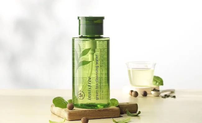 Nước tẩy trang Innisfree Green Tea Cleansing Water chiết xuất từ tr&agrave; xanh