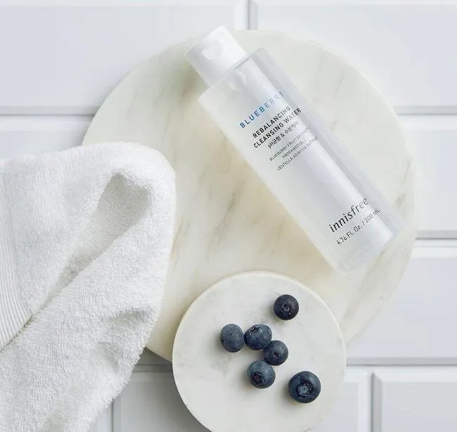 Tẩy trang innisfree Blueberry Rebalancing Cleansing Water