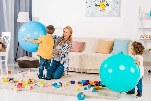 Vận động t&iacute;ch cực v&agrave; qu&aacute; tr&igrave;nh tập luyện thể thao ảnh hưởng đến c&acirc;n nặng chiều cao của trẻ