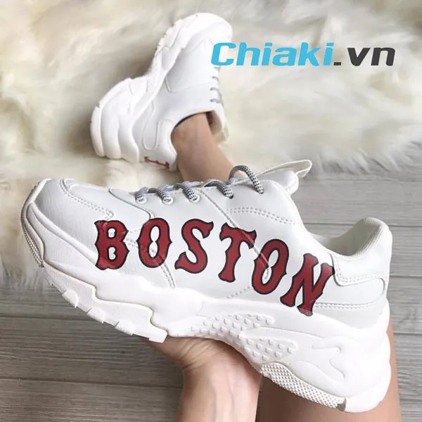 Ph&acirc;n biệt MLB thật giả qua chất liệu