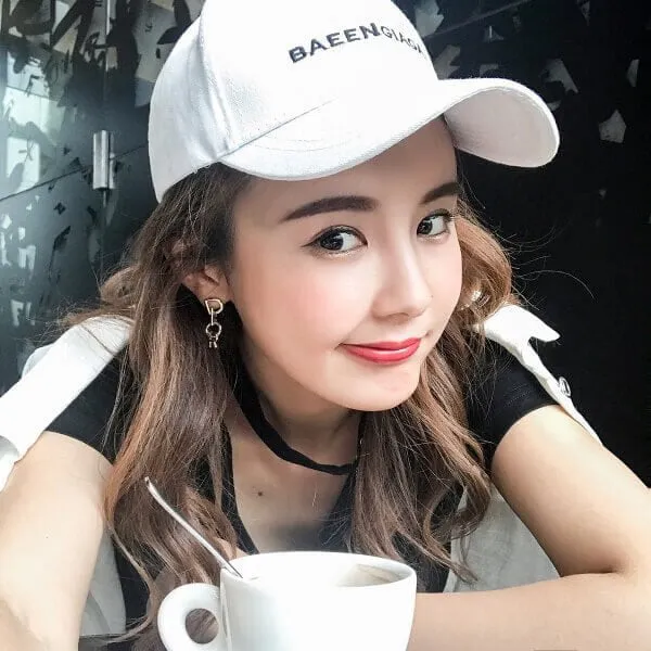 C&aacute;ch đội mũ lưỡi trai cho nữ mặt tr&ograve;n đ&aacute;ng y&ecirc;u