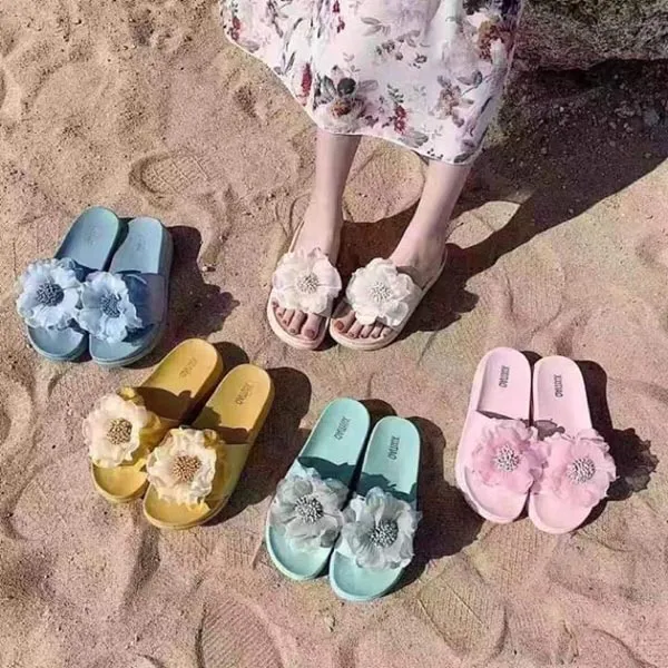 d&eacute;p hoa đi biển cho nữ c&aacute; t&iacute;nh
