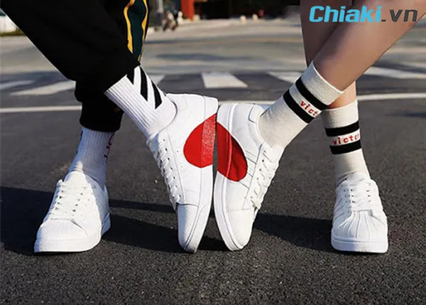 Gi&agrave;y đ&ocirc;i cho cặp t&igrave;nh nh&acirc;n 