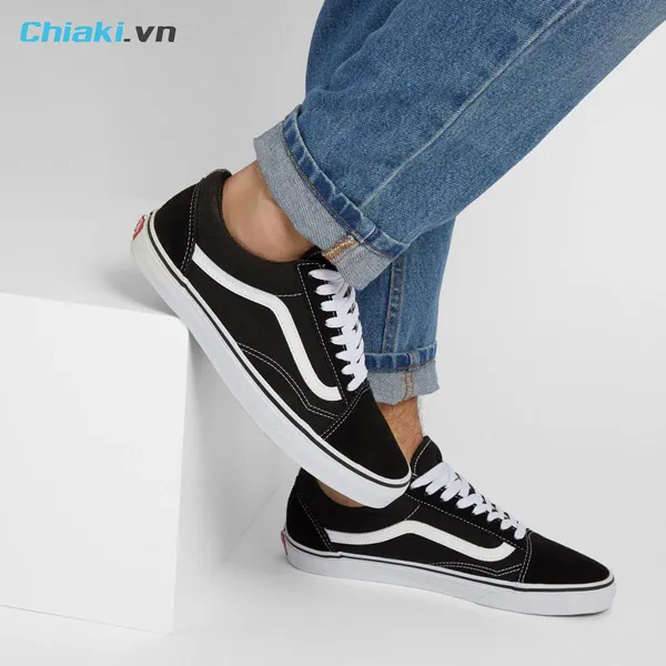 Những người ch&acirc;n to đi gi&agrave;y đế bằng sẽ rất ph&ugrave; hợp