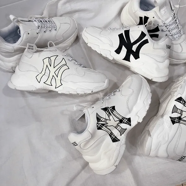 Kiểu d&aacute;ng thiết kế của gi&agrave;y MLB rep 11 cao cấp hơn h&agrave;ng fake