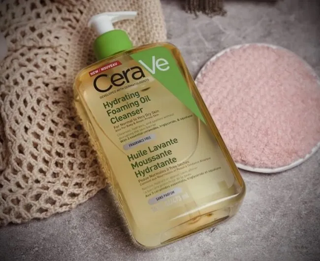 Sữa rửa mặt CeraVe Hydrating Foaming Oil Cleanser cho da kh&ocirc;