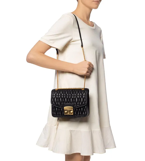 Mẫu t&uacute;i đeo ch&eacute;o nữ đẹp Furla Metropolis Cometa Top Handle c&aacute; t&iacute;nh