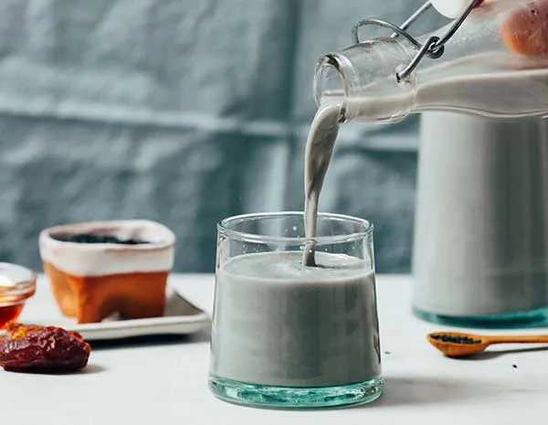 C&ocirc;ng thức l&agrave;m sữa hạt điều, m&egrave; rang với m&aacute;y xay sữa hạt đa năng