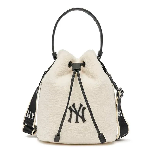 T&uacute;i d&acirc;y r&uacute;t đeo ch&eacute;o nữ MLB Basic Small Logo New York Yankees 3ABMS0626-50CRS độc đ&aacute;o