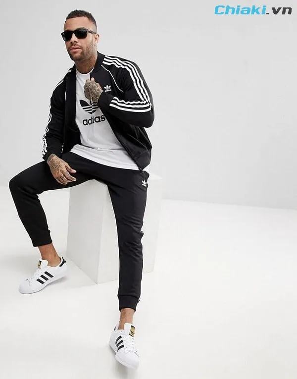 Bộ đồ thể thao phối c&ugrave;ng gi&agrave;y Adidas nam trắng