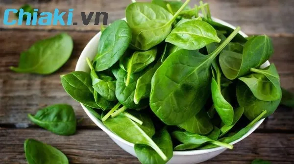c&aacute;c loại rau m&agrave;u xanh thực phẩm gi&agrave;u canxi cho b&agrave; bầu