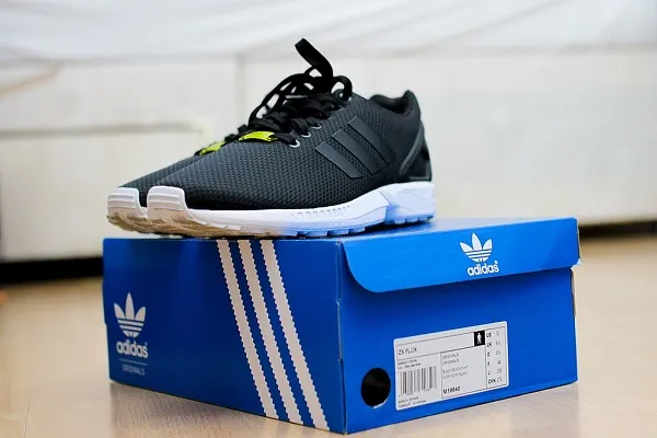 9 c&aacute;ch nhận biết Adidas gi&agrave;y ch&iacute;nh h&atilde;ng qua mắt thường