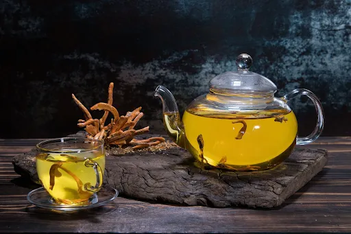 H&atilde;m tr&agrave; đ&ocirc;ng tr&ugrave;ng hạ thảo