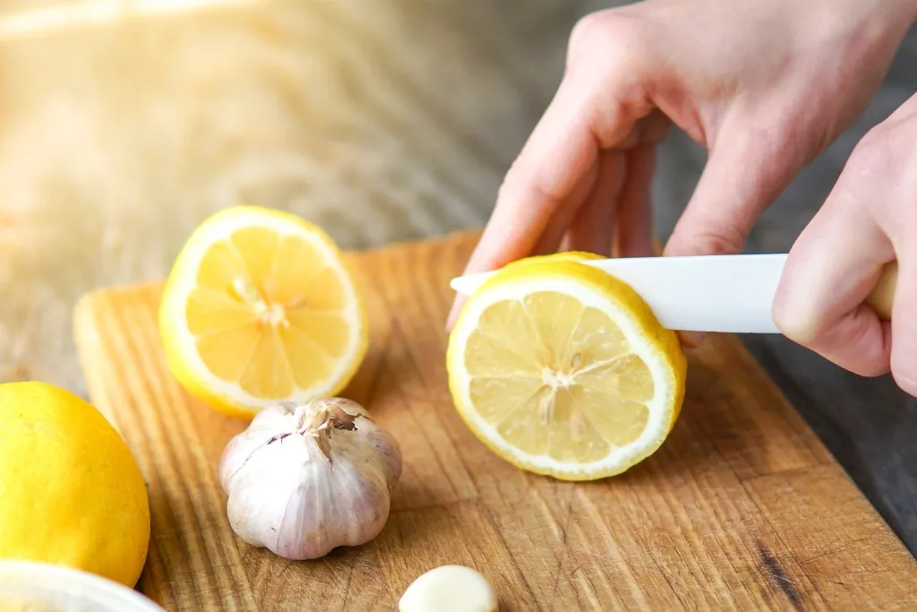 uống nước g&igrave; để giảm mỡ m&aacute;u