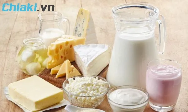 Sữa l&agrave; thực phẩm gi&agrave;u canxi cho b&agrave; bầu