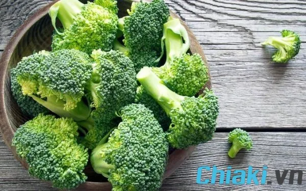 s&uacute;p lơ xanh l&agrave; thực phẩm gi&agrave;u canxi cho b&agrave; bầu