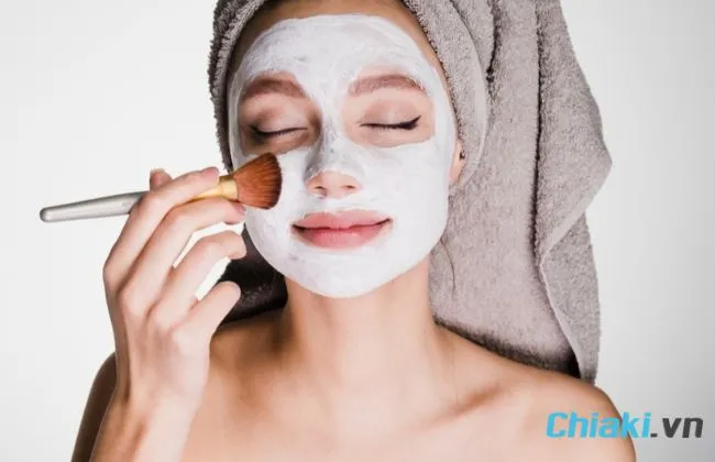 C&aacute;ch đắp mặt nạ đất s&eacute;t H&agrave;n Quốc