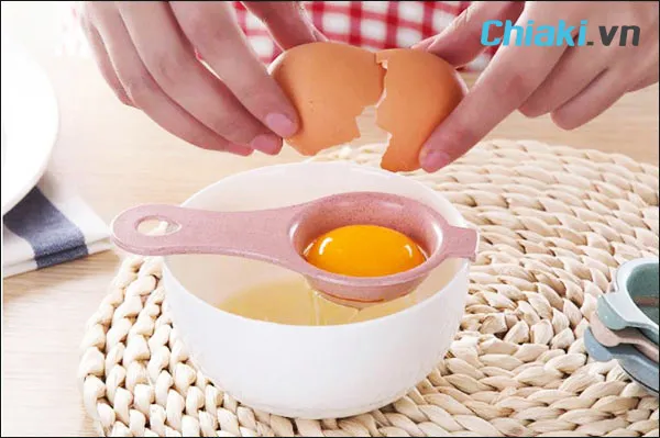 đ&aacute;nh kem trứng bằng m&aacute;y xay sinh tố