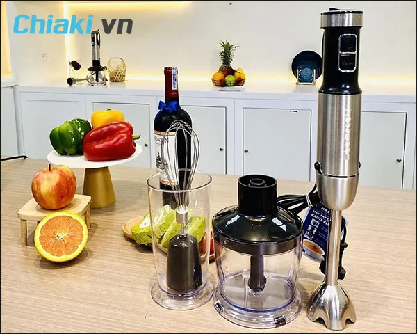 review m&aacute;y xay sinh tố cầm tay
