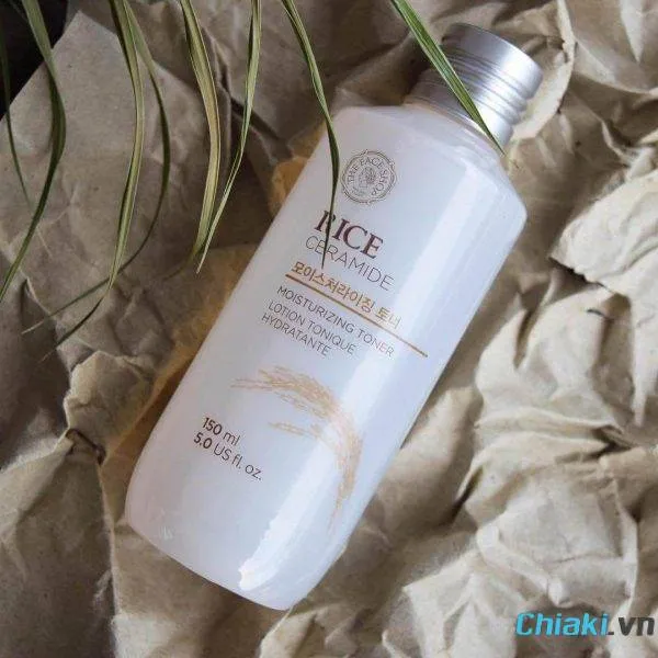 Toner gạo The Face Shop Rice Ceramide Moisturizing se kh&iacute;t lỗ ch&acirc;n l&ocirc;ng