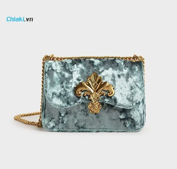 T&uacute;i x&aacute;ch Charles & Keith Meriah Velvet Chain Strap Crossbody Bag - Steel Blue