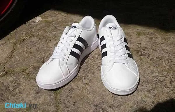 c&aacute;ch giặt gi&agrave;y Adidas trắng 