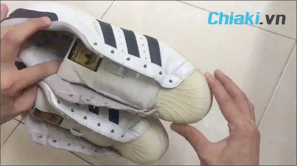 c&aacute;ch giặt gi&agrave;y Adidas chất liệu da, c&aacute;ch giặt gi&agrave;y adidas nmd, c&aacute;ch giặt gi&agrave;y trắng adidas