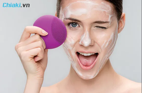 C&aacute;ch sử dụng m&aacute;y rửa mặt chi tiết