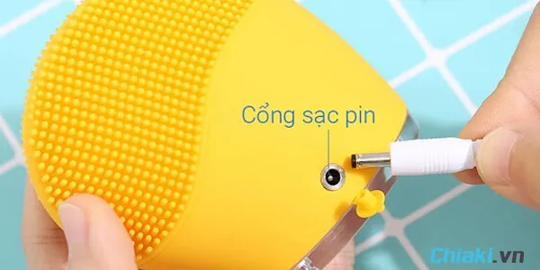 Cổng sạc của m&aacute;y rửa mặt Halio