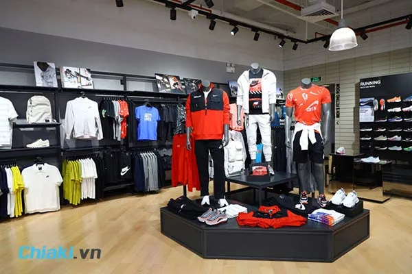 cửa h&agrave;ng gi&agrave;y nike Vincom Hải Ph&ograve;ng