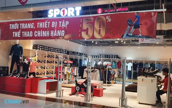 cửa h&agrave;ng gi&agrave;y Nike Vincom B&agrave; Triệu