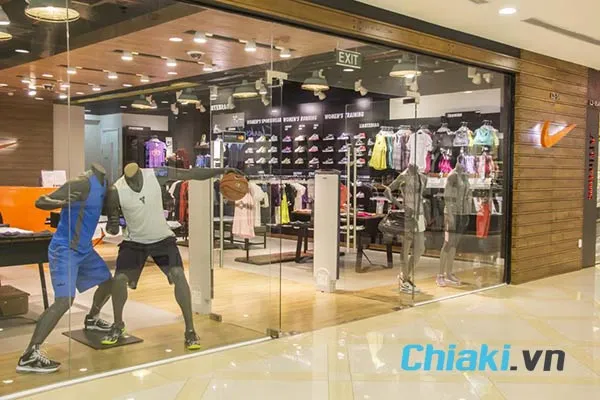 cửa h&agrave;ng gi&agrave;y nike aeon long bi&ecirc;n
