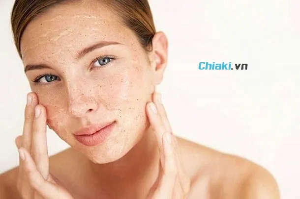 Một số lưu &yacute; khi d&ugrave;ng tẩy da chết cho da nhạy cảm